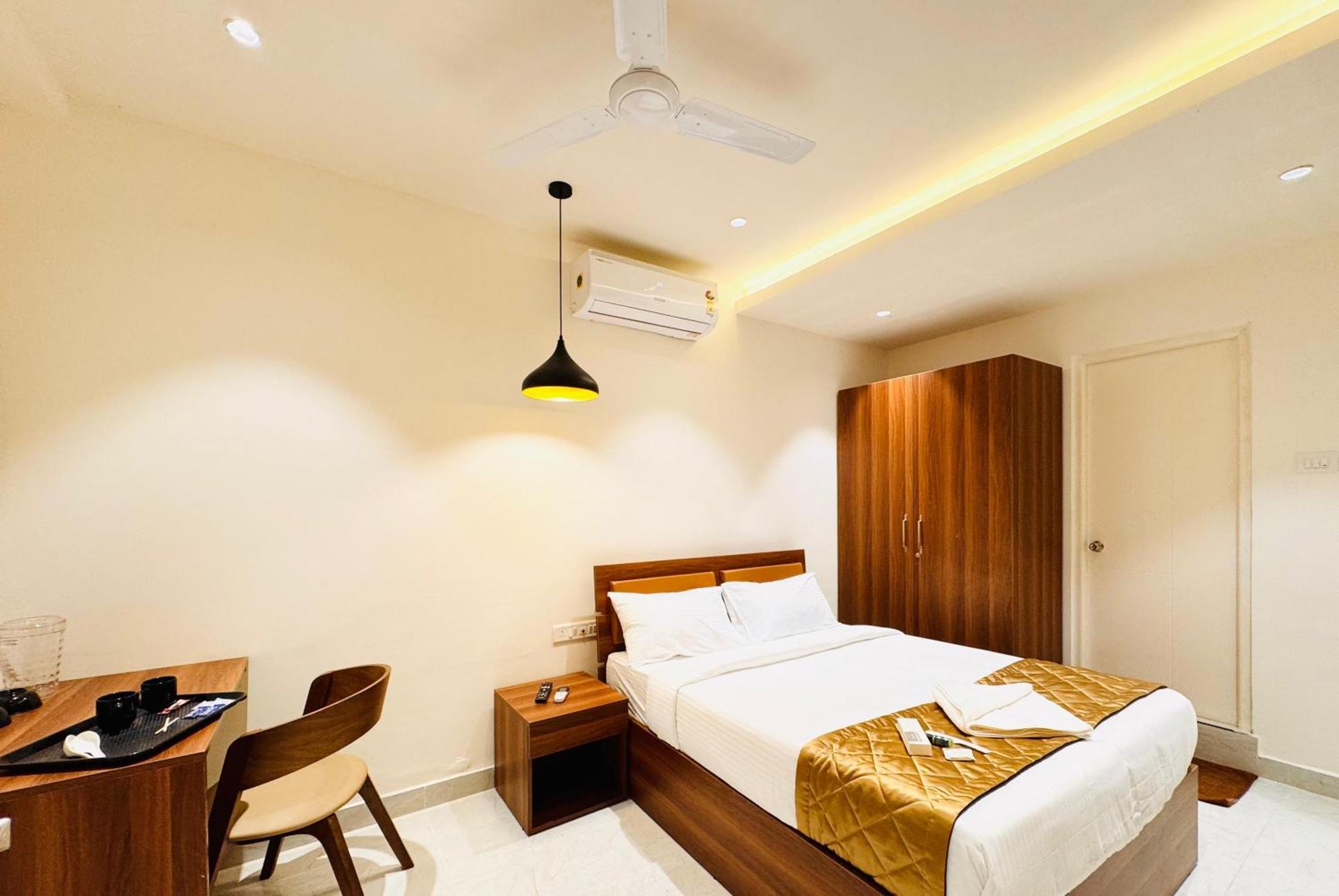 Hotel Star Avenue - Indiranagar Bangalore Extérieur photo