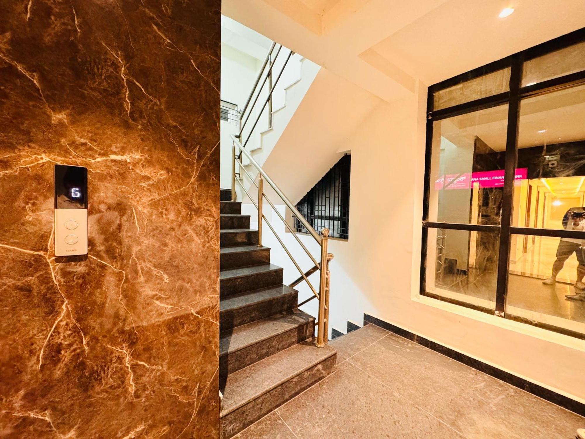 Hotel Star Avenue - Indiranagar Bangalore Extérieur photo